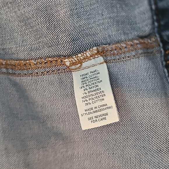 Mudd Denim jacket, size Small, with camouflage hood and sleeves - Picture 8 of 9